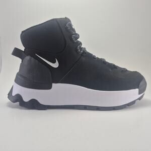 NWOT NIKE "City Classic" Black lace Up Boots Womens Size 9.5